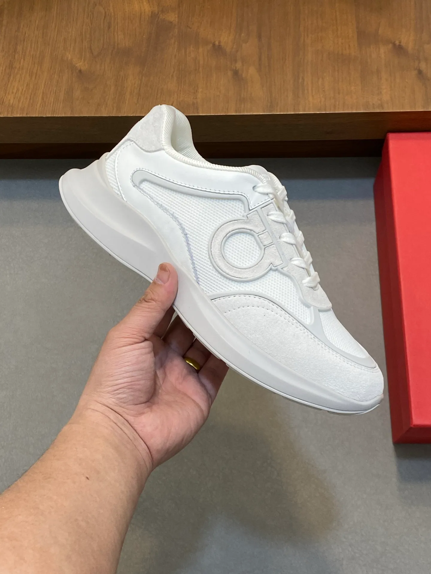 Men's men's shoes 💰700 [Ferragamo] Ferragamo - High-end quality original order - Upper: original cow suede leather with breathable mesh, brand logo sewn on the shoe body - Lining: brand canvas, foot pads; water-dyed cowhide - Outsole: rubber outsole - Super high quality control·Fine workmanship: Prominent (high-end·luxury·grade) Size: 38-44 (38 45, can be customized)
